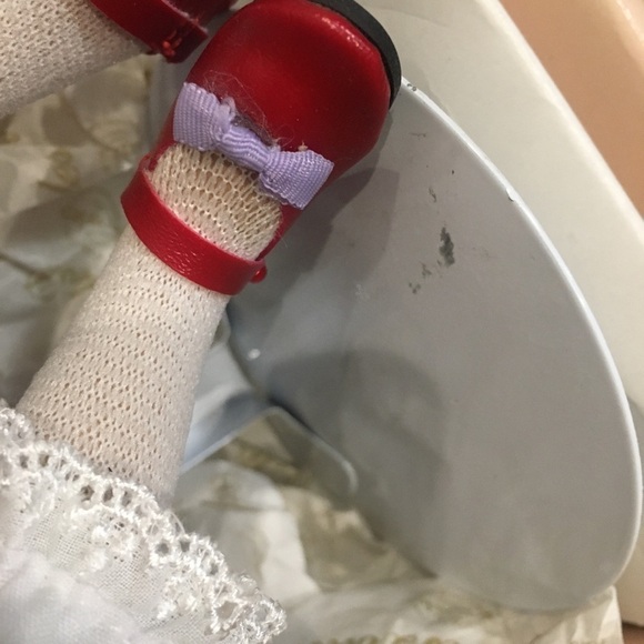 Cottage core Goldilocks EDWIN KNOWLES porcelain doll Heroins from the fairy tale - Picture 2 of 6